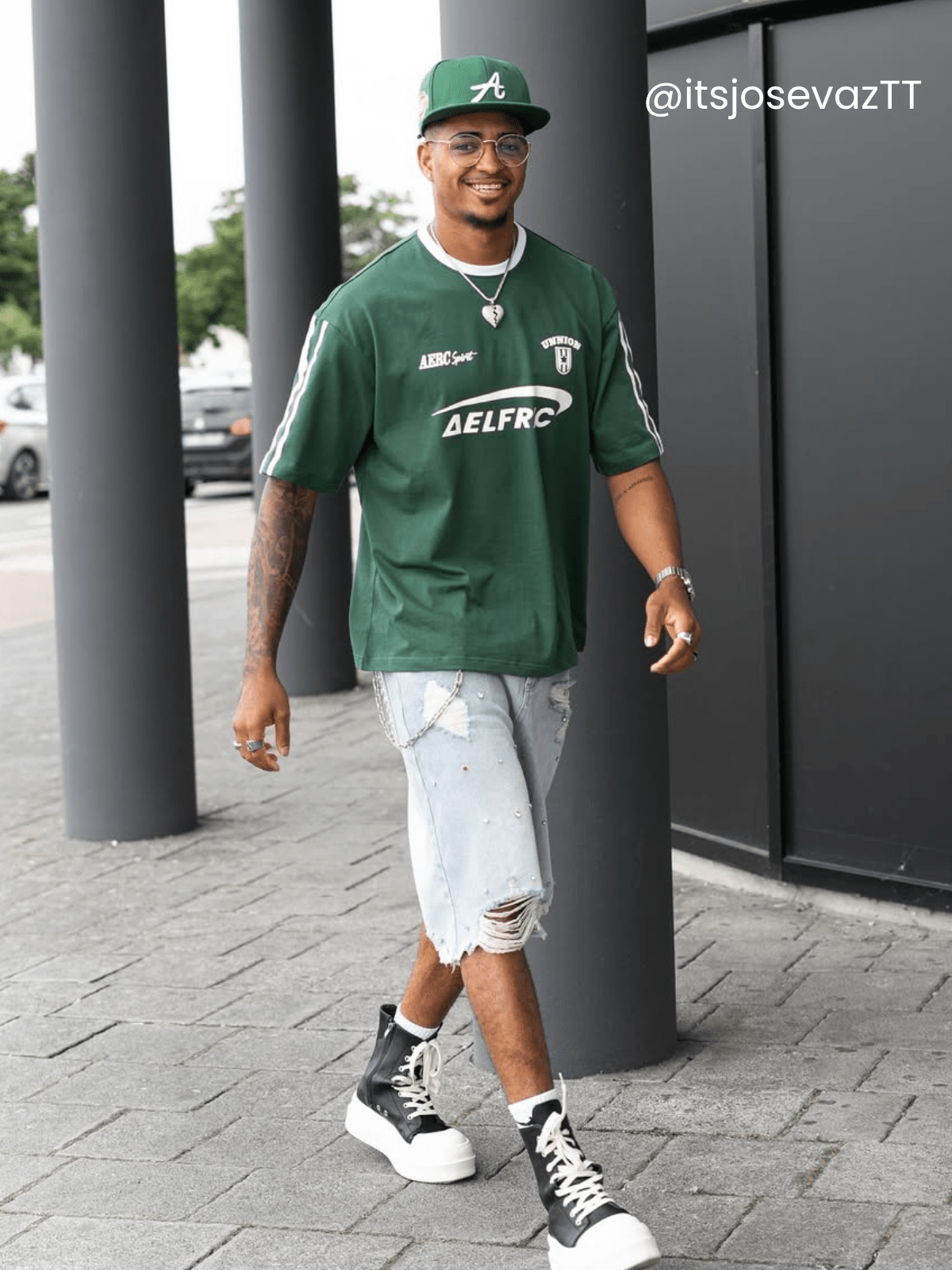 Aelfric Eden Star Emblem Letter Graphic Tee - Image 2